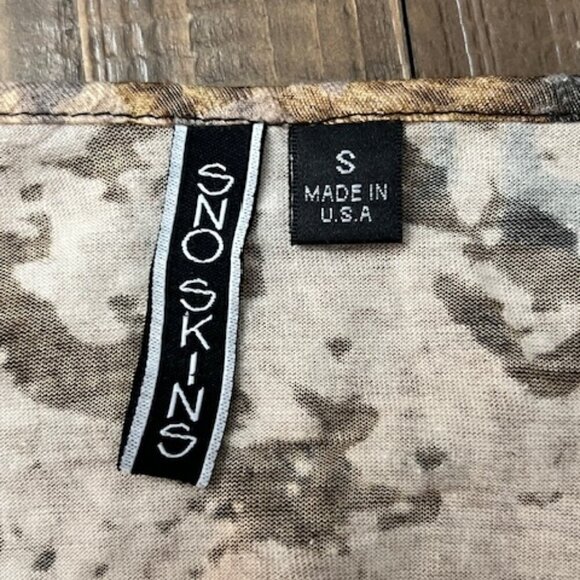 Sno Skins Long Sleeve Pullover Animal Print Henley Top Size S - Picture 4 of 5